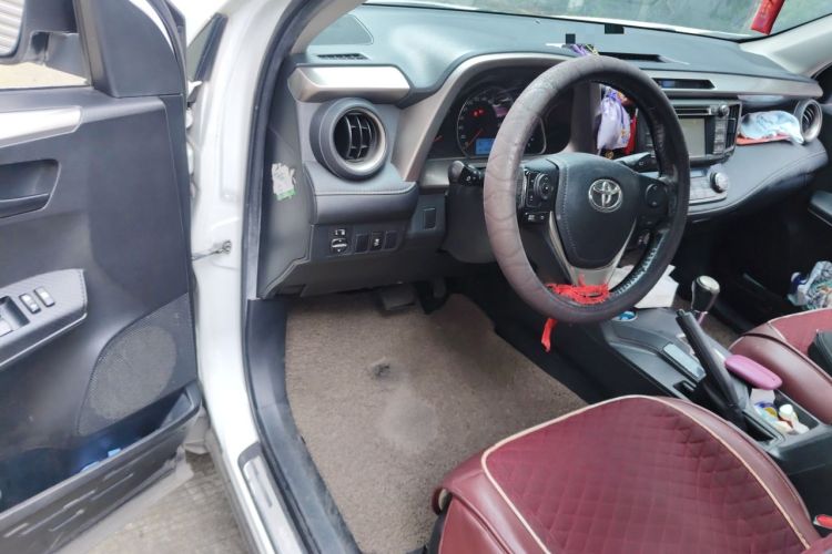 Used Toyota RAV4 2013 2.5L Automatic 4x4 Elite Edition Driver Seat