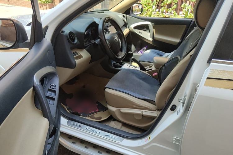 Used Toyota RAV4 2013 Special Edition 2.0L Automatic Classic Driver Seat
