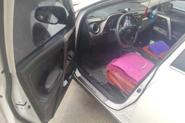 Used Toyota RAV4 2013 2.0L CVT Four-Wheel Drive Fashion Edition Driver Seat