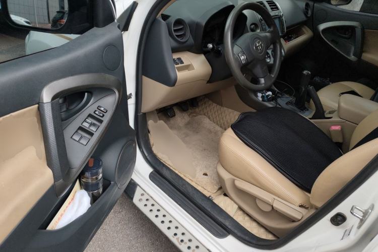 Used Toyota RAV4 2013 Special Edition 2.0L Manual Classic Driver Seat