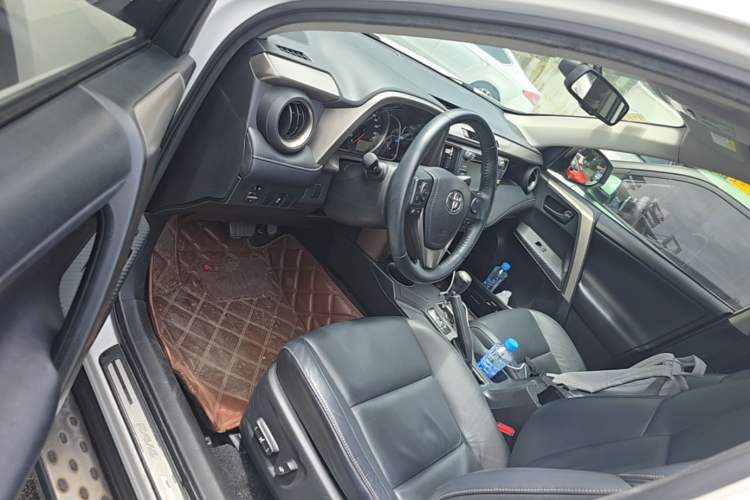 Used Toyota RAV4 2013 2.5L Automatic 4x4 Elite Edition Driver Seat