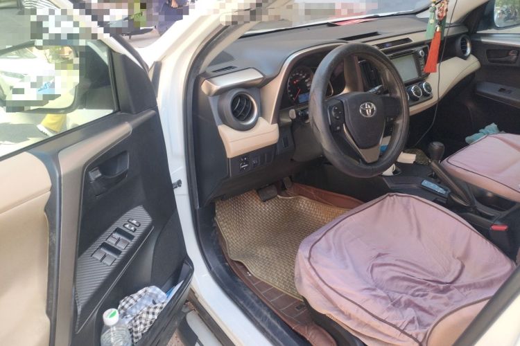 Used Toyota RAV4 2013 2.0L CVT Two-Wheel Drive Urban Edition Driver Seat