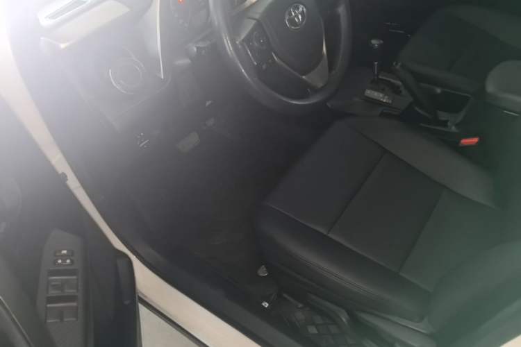 Used Toyota RAV4 2013 2.0L CVT Four-Wheel Drive Fashion Edition Driver Seat