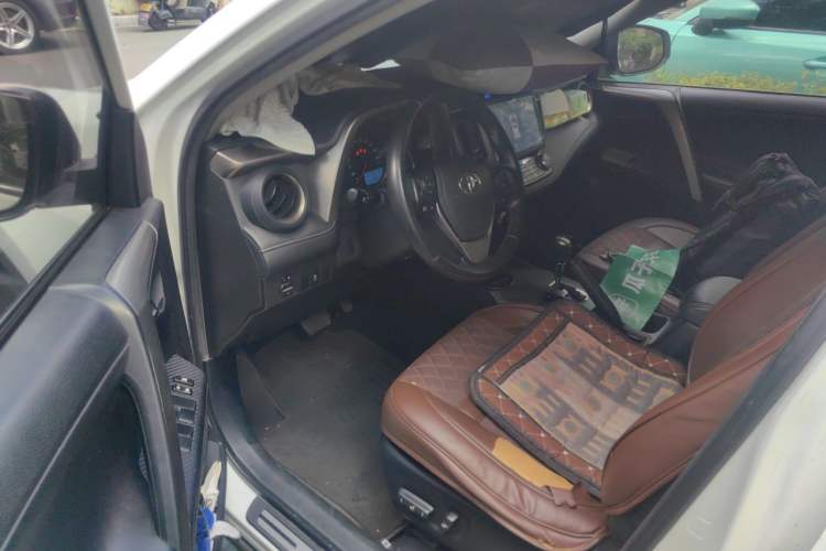 Used Toyota RAV4 2013 2.5L Automatic 4x4 Elite Edition Driver Seat