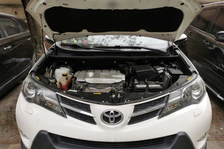 Used Toyota RAV4 2013 2.5L Automatic 4x4 Elite Edition Engine Bay