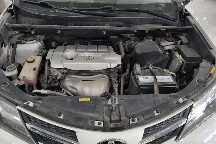 Used Toyota RAV4 2013 2.5L Automatic 4x4 Elite Edition Engine Bay