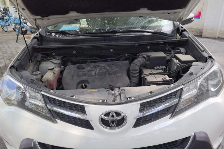 Used Toyota RAV4 2013 2.0L CVT Four-Wheel Drive New Edition Engine Bay