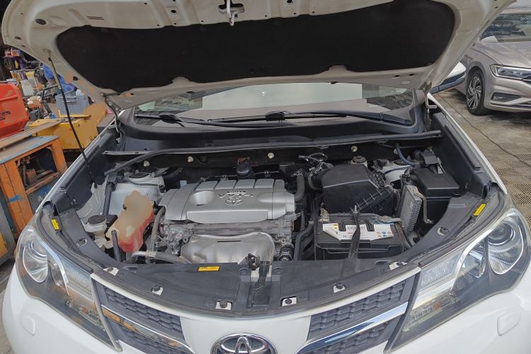 Used Toyota RAV4 2013 2.5L Automatic 4x4 Luxury Edition Engine Bay