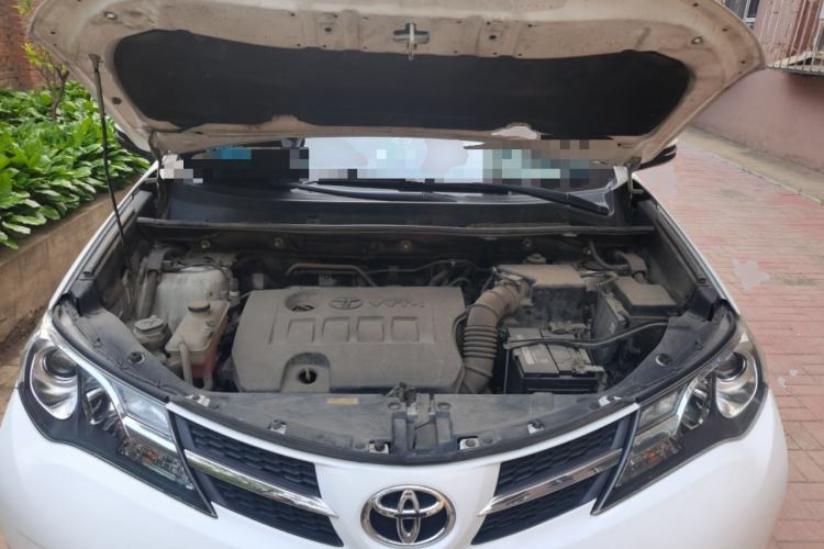 Used Toyota RAV4 2013 2.0L CVT Four-Wheel Drive New Edition Engine Bay