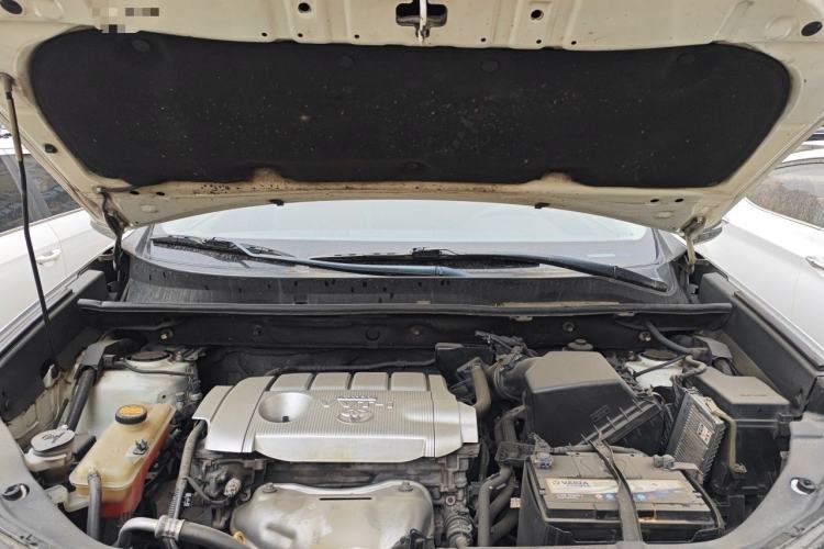 Used Toyota RAV4 2013 2.5L Automatic 4x4 Elite Edition Engine Bay