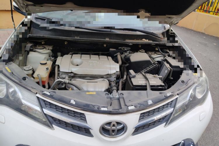 Used Toyota RAV4 2013 2.5L Automatic 4x4 Elite Edition Engine Bay