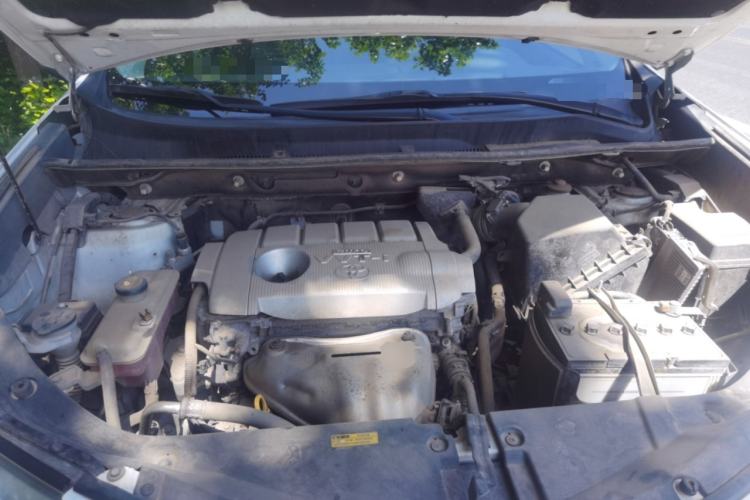 Used Toyota RAV4 2013 2.5L Automatic 4x4 Elite Edition Engine Bay