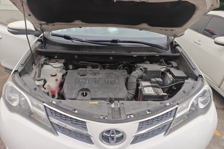 Used Toyota RAV4 2013 2.0L CVT Two-Wheel Drive Urban Edition Engine Bay
