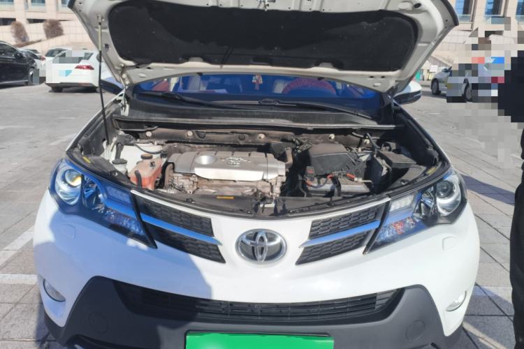 Used Toyota RAV4 2013 2.5L Automatic 4x4 Luxury Edition Engine Bay