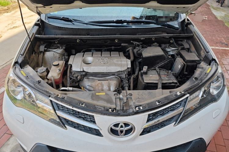 Used Toyota RAV4 2013 2.5L Automatic 4x4 Elite Edition Engine Bay