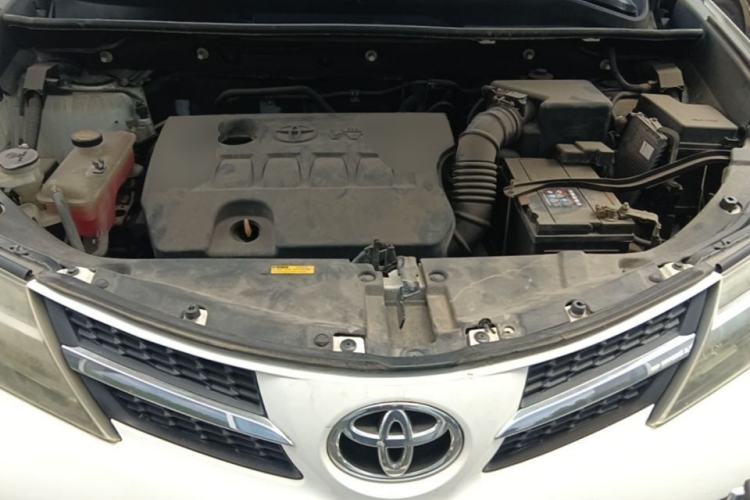 Used Toyota RAV4 2013 2.0L CVT Two-Wheel Drive Urban Edition Engine Bay