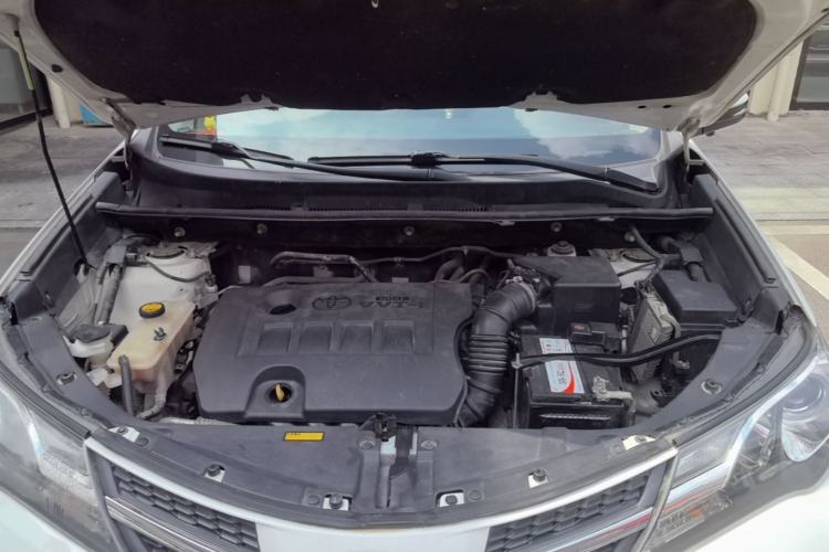 Used Toyota RAV4 2013 2.0L CVT Four-Wheel Drive Fashion Edition Engine Bay