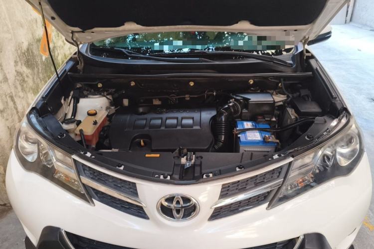 Used Toyota RAV4 2013 2.0L CVT Two-Wheel Drive Urban Edition Engine Bay