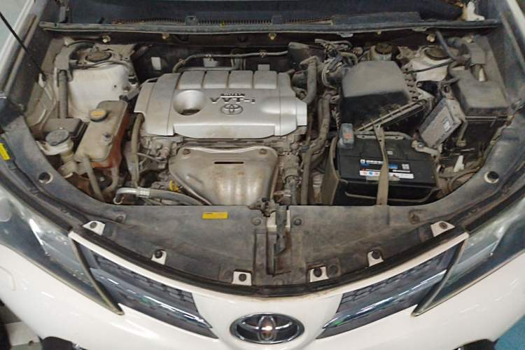 Used Toyota RAV4 2013 2.5L Automatic 4x4 Elite Edition Engine Bay