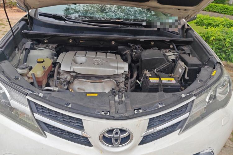 Used Toyota RAV4 2013 2.5L Automatic 4x4 Elite Edition Engine Bay