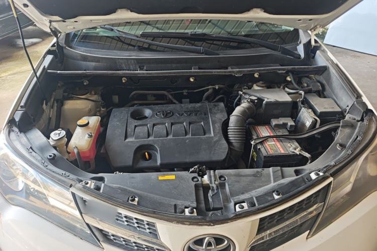 Used Toyota RAV4 2013 2.0L CVT Two-Wheel Drive Urban Edition Engine Bay