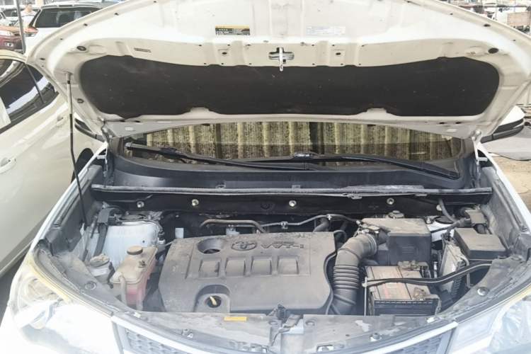 Used Toyota RAV4 2013 2.0L CVT Four-Wheel Drive New Edition Engine Bay