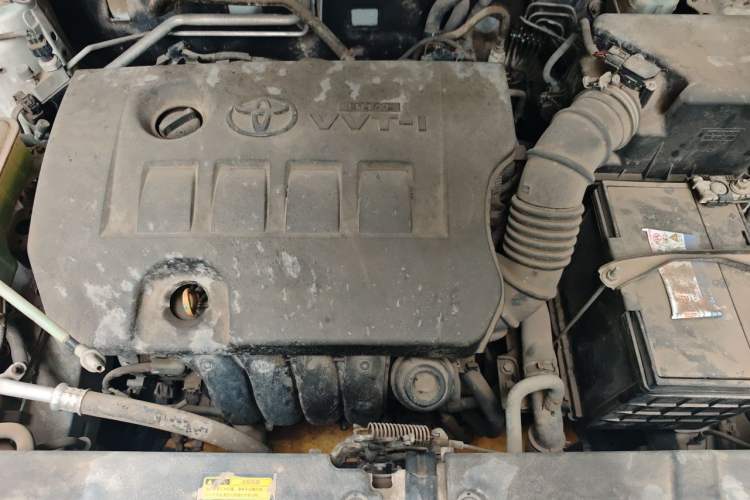 Used Toyota RAV4 2013 2.0L CVT Two-Wheel Drive Urban Edition Engine Bay