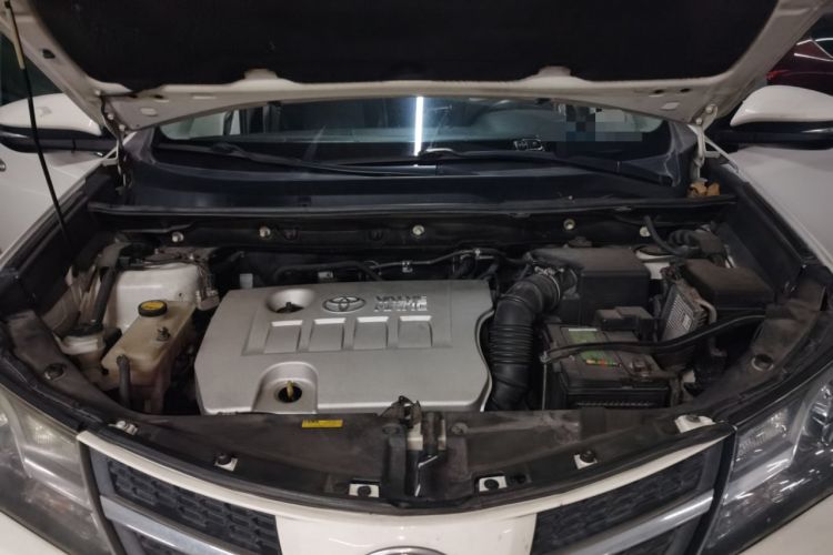 Used Toyota RAV4 2013 2.0L CVT Four-Wheel Drive New Edition Engine Bay