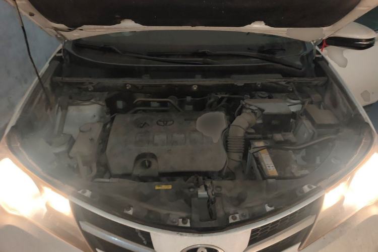 Used Toyota RAV4 2013 2.0L CVT Two-Wheel Drive Urban Edition Engine Bay