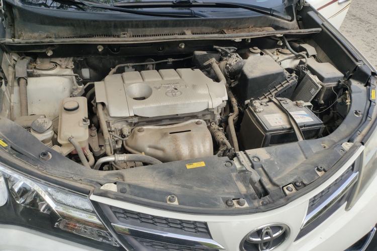 Used Toyota RAV4 2013 2.5L Automatic 4x4 Luxury Edition Engine Bay