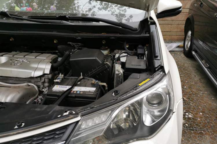 Used Toyota RAV4 2013 2.5L Automatic 4x4 Elite Edition Engine Bay Left