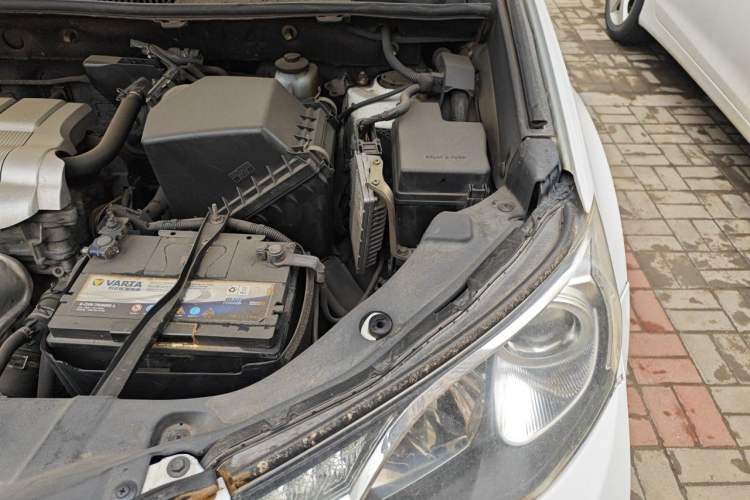 Used Toyota RAV4 2013 2.5L Automatic 4x4 Elite Edition Engine Bay Left