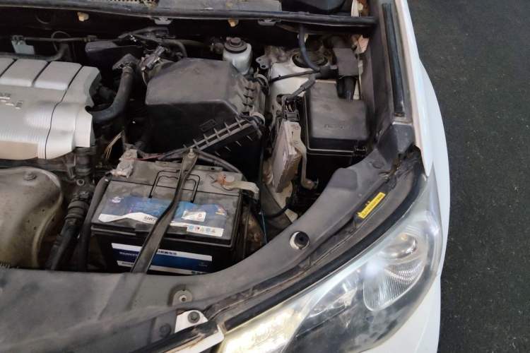 Used Toyota RAV4 2013 2.5L Automatic 4x4 Elite Edition Engine Bay Left