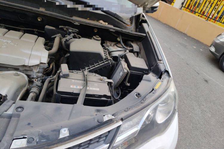 Used Toyota RAV4 2013 2.5L Automatic 4x4 Elite Edition Engine Bay Left