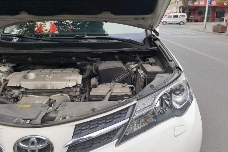 Used Toyota RAV4 2013 2.5L Automatic 4x4 Prestige Edition Engine Bay Left