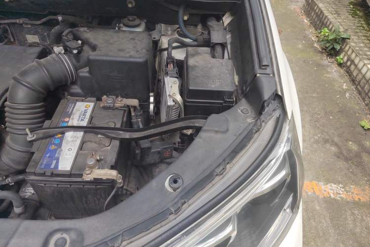 Used Toyota RAV4 2013 2.0L CVT Four-Wheel Drive New Edition Engine Bay Left