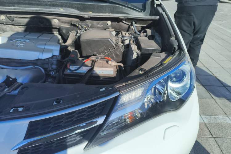 Used Toyota RAV4 2013 2.5L Automatic 4x4 Luxury Edition Engine Bay Left