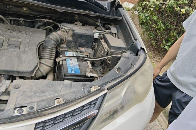 Used Toyota RAV4 2013 2.0L CVT Two-Wheel Drive Urban Edition Engine Bay Left
