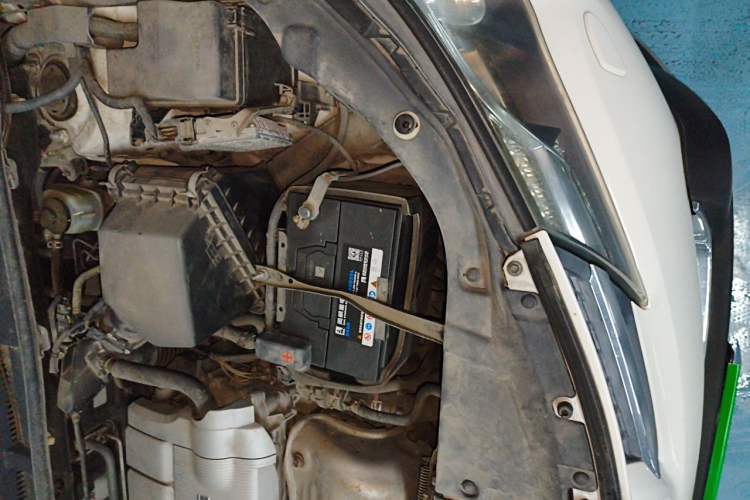 Used Toyota RAV4 2013 2.5L Automatic 4x4 Elite Edition Engine Bay Left