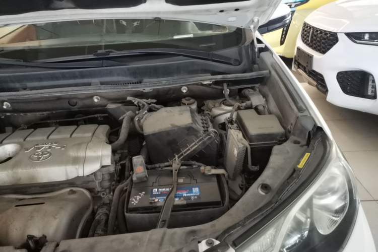 Used Toyota RAV4 2013 2.5L Automatic 4x4 Elite Edition Engine Bay Left