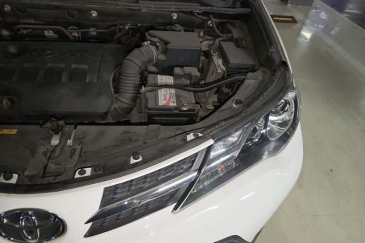 Used Toyota RAV4 2013 2.0L CVT Two-Wheel Drive Urban Edition Engine Bay Left