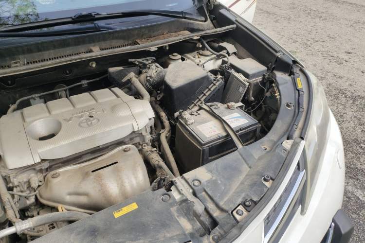 Used Toyota RAV4 2013 2.5L Automatic 4x4 Luxury Edition Engine Bay Left