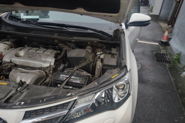 Used Toyota RAV4 2013 2.5L Automatic 4x4 Prestige Edition Engine Bay Left