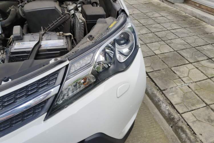 Used Toyota RAV4 2013 2.5L Automatic 4x4 Elite Edition Engine Bay Left