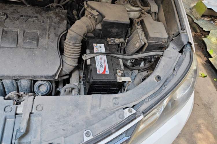 Used Toyota RAV4 2013 2.0L CVT Two-Wheel Drive Urban Edition Engine Bay Left