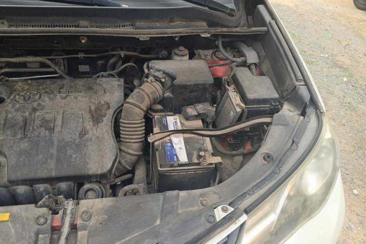 Used Toyota RAV4 2013 2.0L CVT Four-Wheel Drive Fashion Edition Engine Bay Left