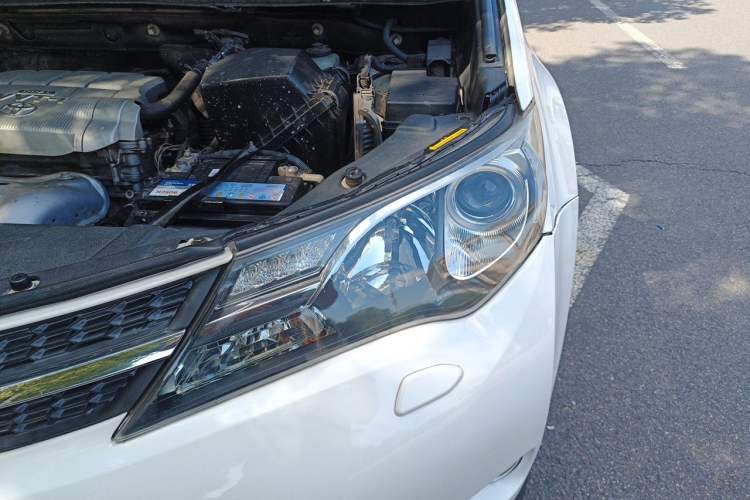 Used Toyota RAV4 2013 2.5L Automatic 4x4 Elite Edition Engine Bay Left