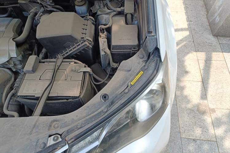 Used Toyota RAV4 2013 2.5L Automatic 4x4 Elite Edition Engine Bay Left