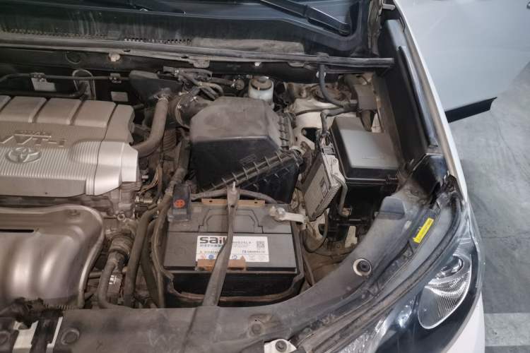 Used Toyota RAV4 2013 2.5L Automatic 4x4 Elite Edition Engine Bay Left
