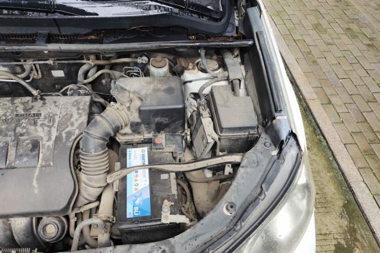 Used Toyota RAV4 2013 2.0L CVT Two-Wheel Drive Urban Edition Engine Bay Left